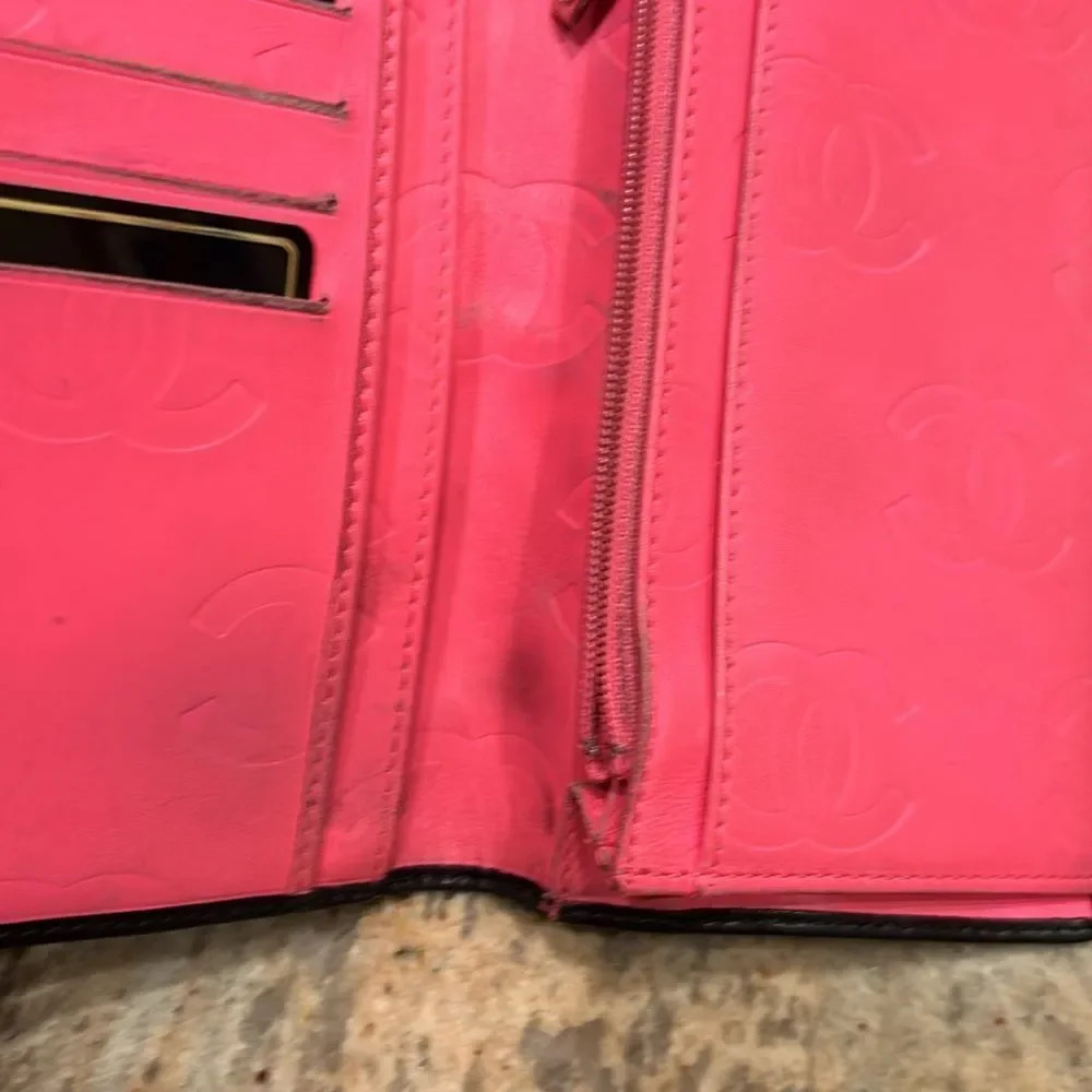 Chanel black long leather wallet with pink leather inside - Picture 8 of 16